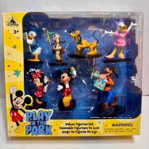 NWT Disney Parks Mickey Mouse and Friends Play in the Park Deluxe Figurine Set